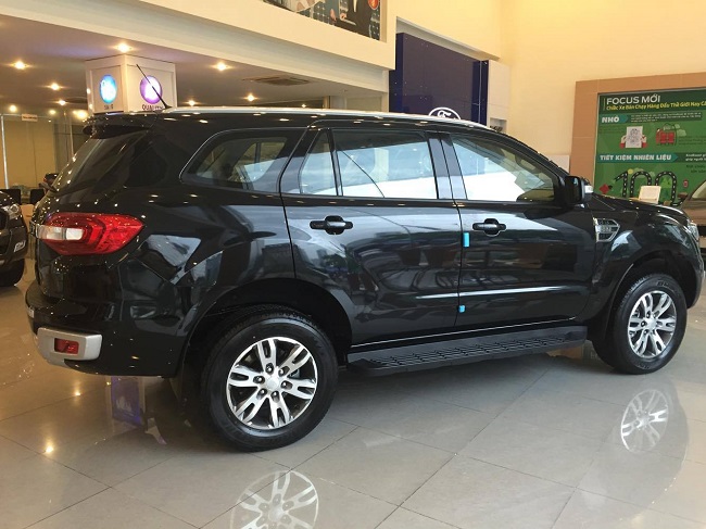 ford-everest-mới-ngoai-that-5-1
