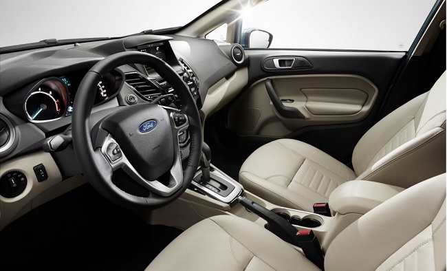 noi-that-xe-ford-fiesta-1